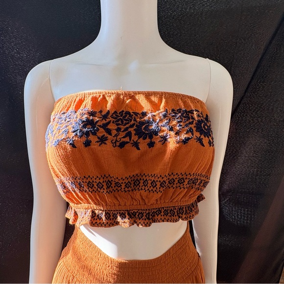 American Eagle Embroidered Boho 2-Piece Set - Smocked Tube Top & Wide Leg Pants - Picture 4 of 9